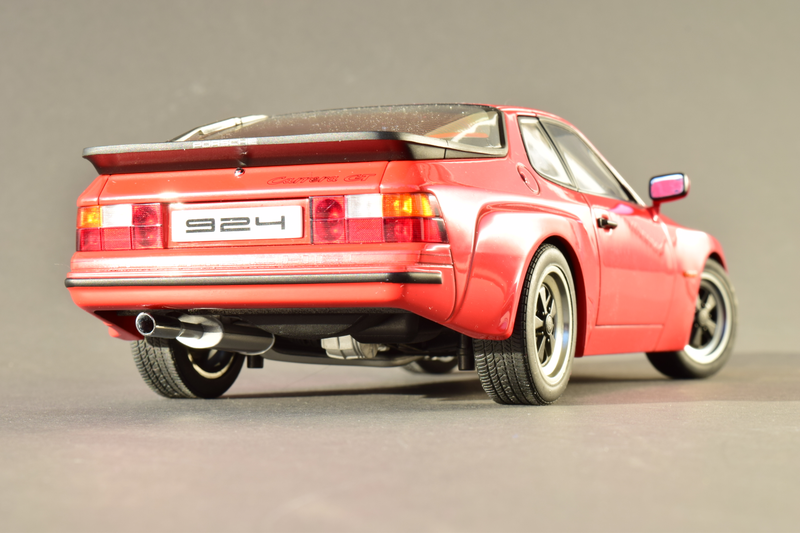 Illustration for article titled Teutonic Tuesday: AUTOart Porsche 924 Carrera GT